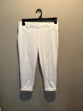 Women’s White Capris Stretch Pull-On Capri Pants
